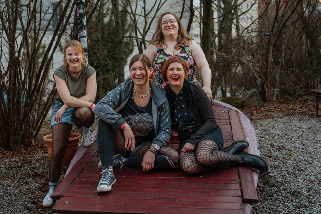 Bandbild: The Lovebites