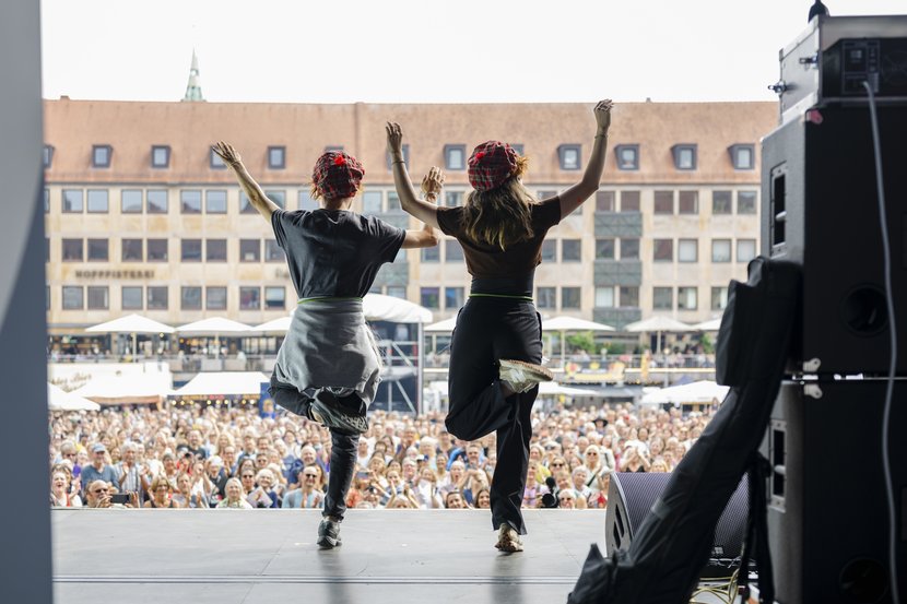 Gemeinsam schottisch tanzen 